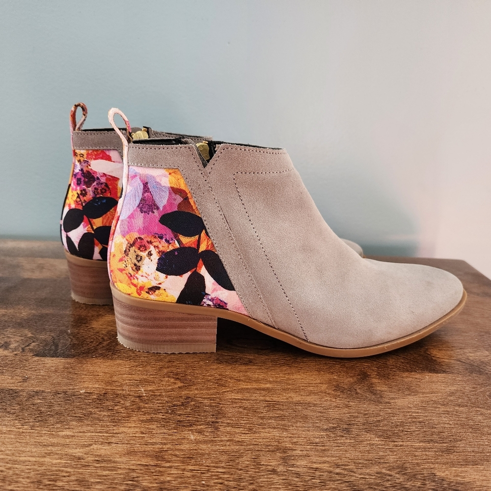 NWOT Inkkas ankle booties